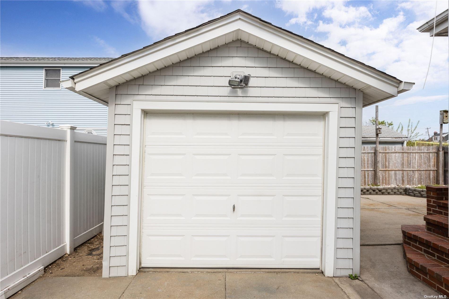 West Blvd, East Rockaway, NY 11518