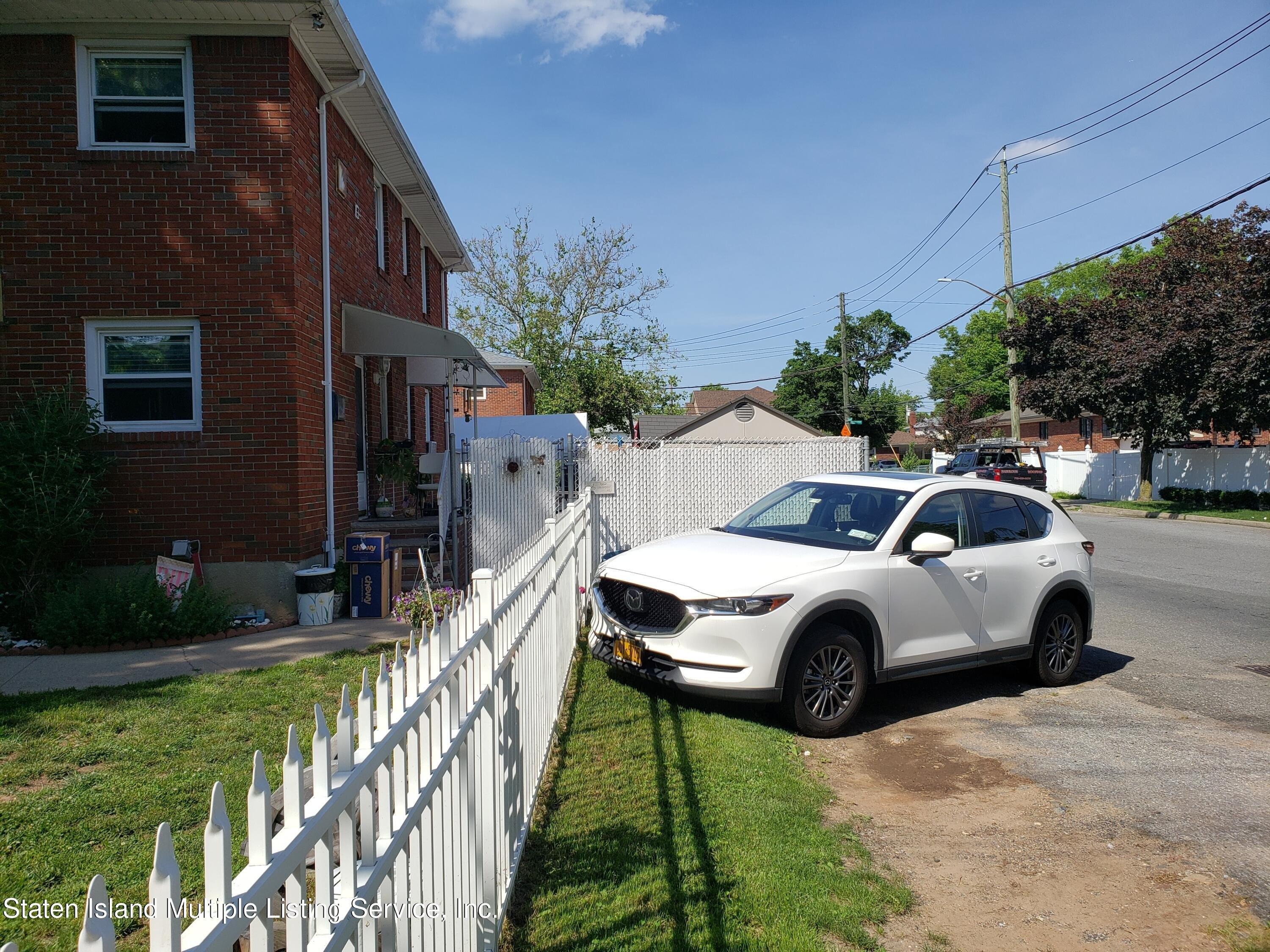 Burgher Ave, Staten Island, NY 10305