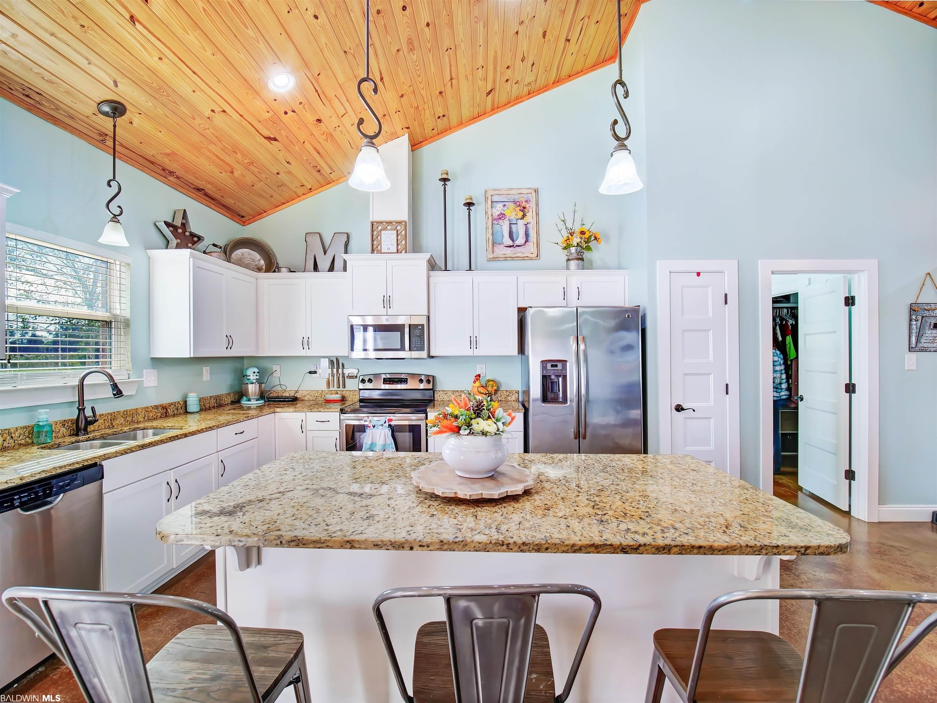 Brewer Rd, Robertsdale, AL 36567