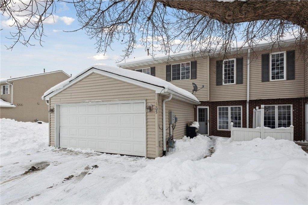 Primrose Ln, Waconia, MN 55387