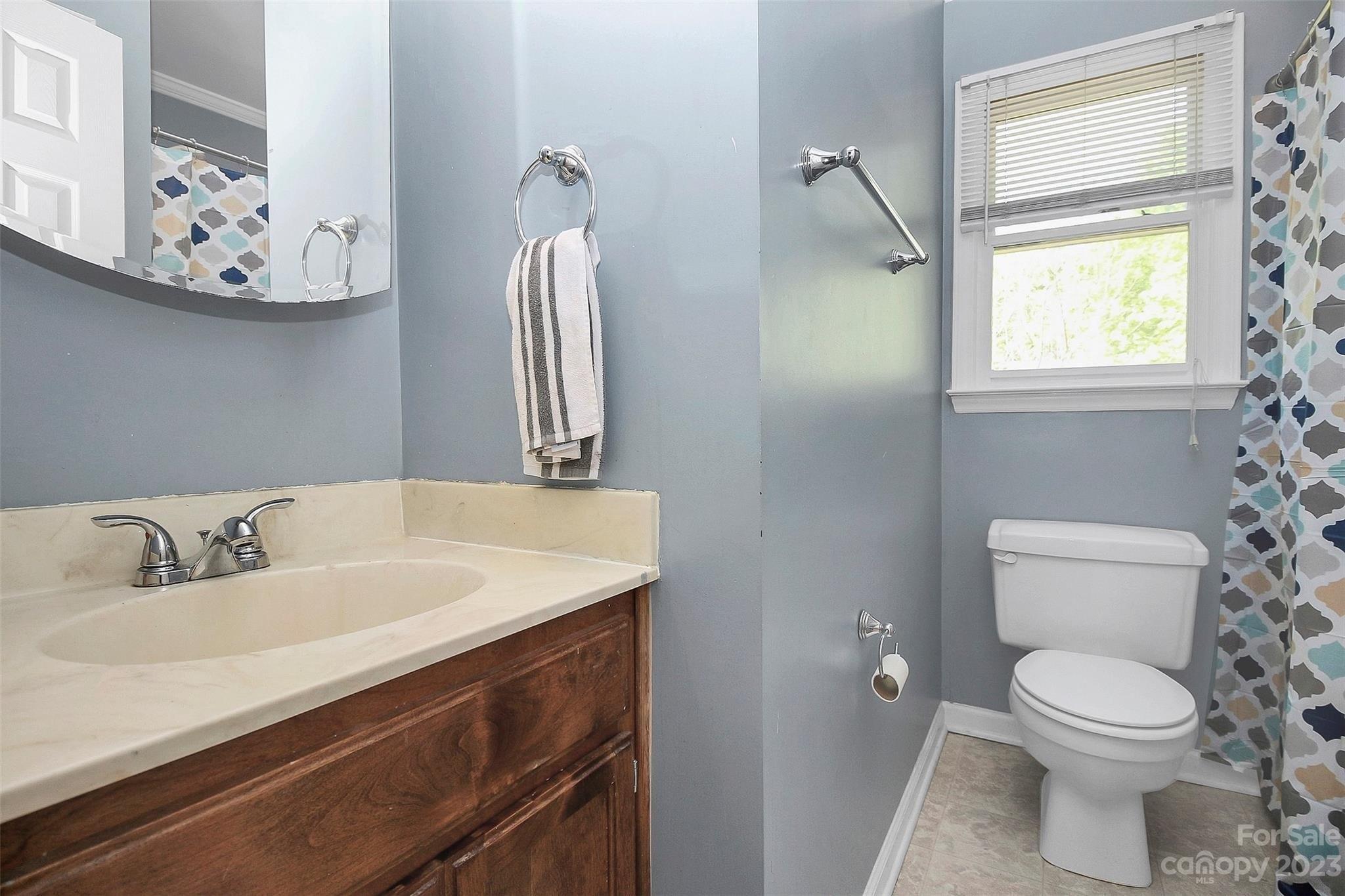 Streamside Dr, Charlotte, NC 28212