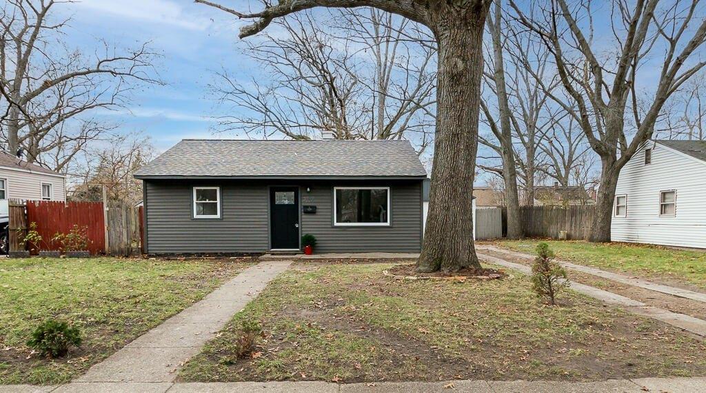 Austin St, Muskegon, MI 49444