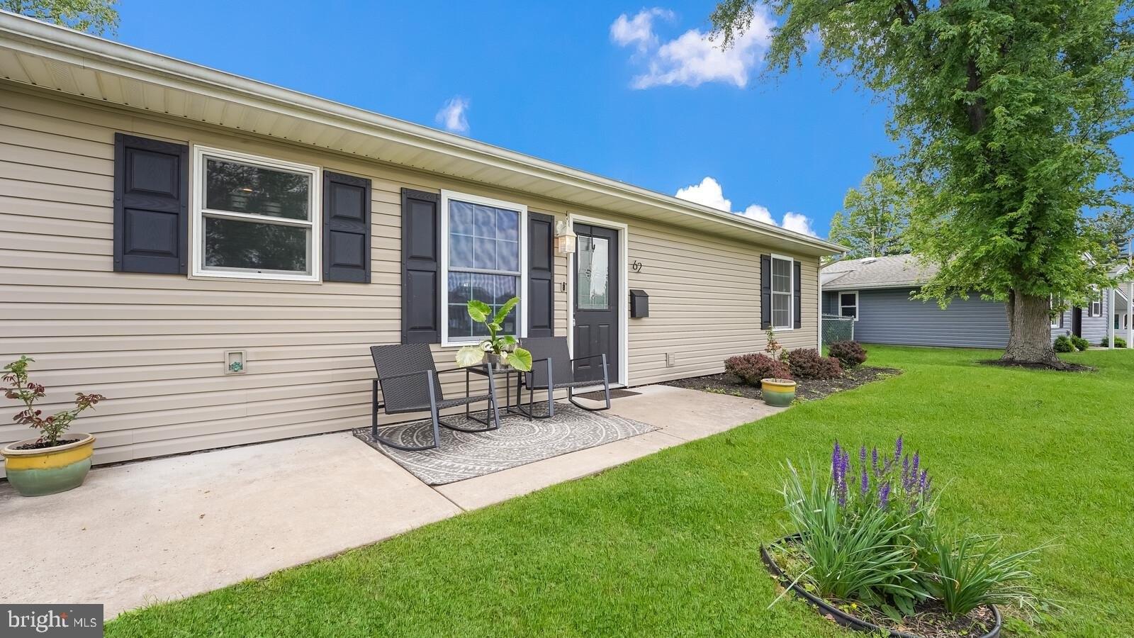 Old Brook Rd, Levittown, PA 19057