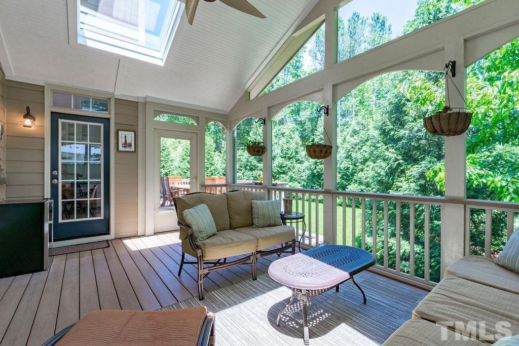Crossway Ln, Holly Springs, NC 27540