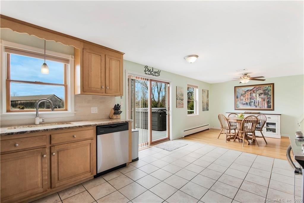 Countryside Ln, Suffield, CT 06078