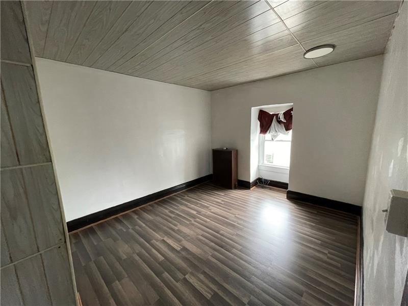 6th Ave, Brackenridge, PA 15014