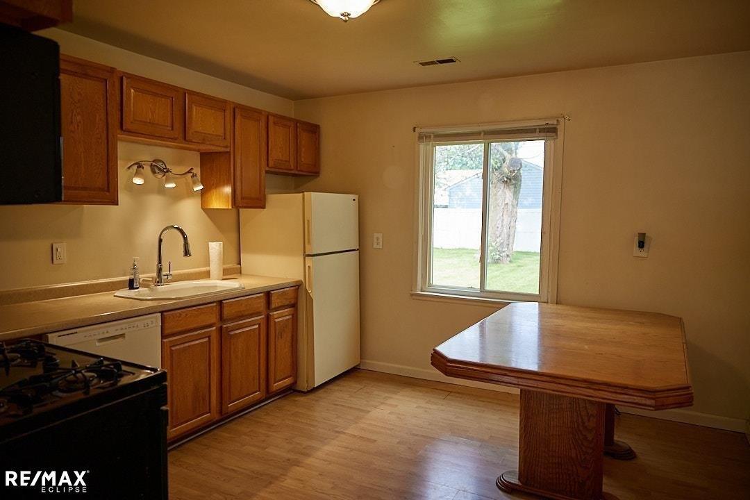 Woodmont St, Roseville, MI 48066