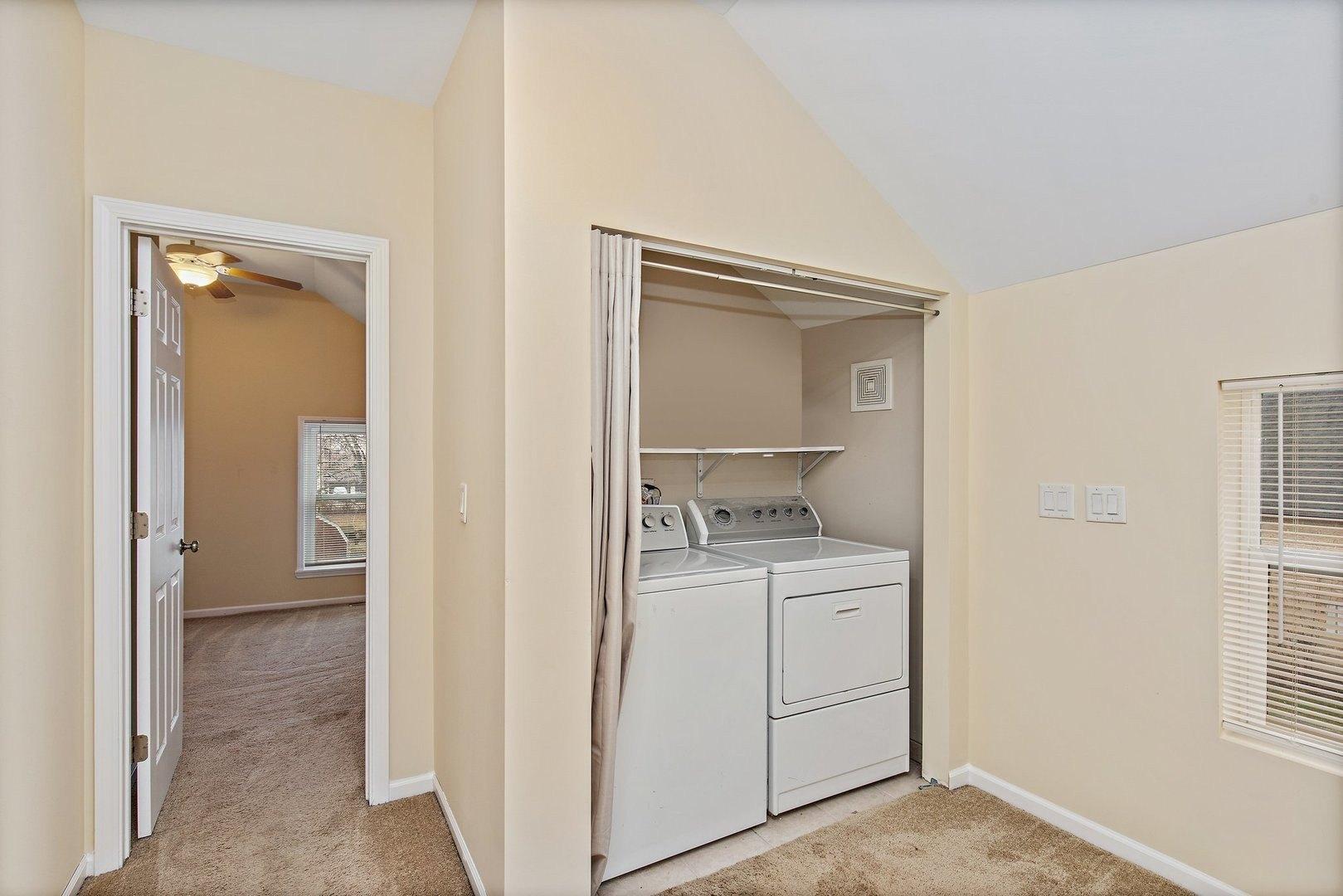 Park St, Hampshire, IL 60140