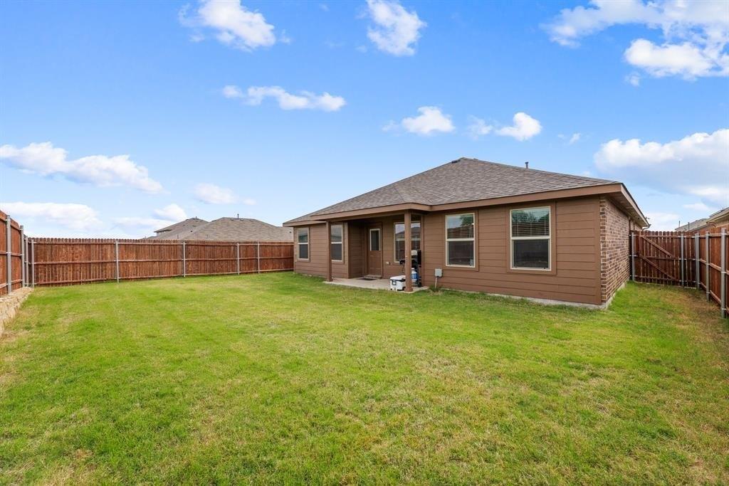 Muddy Creek Dr, Fort Worth, TX 76131