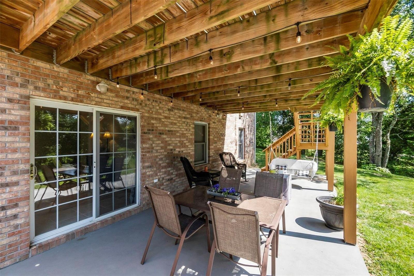 Green Meadows Dr, Jackson, MO 63755