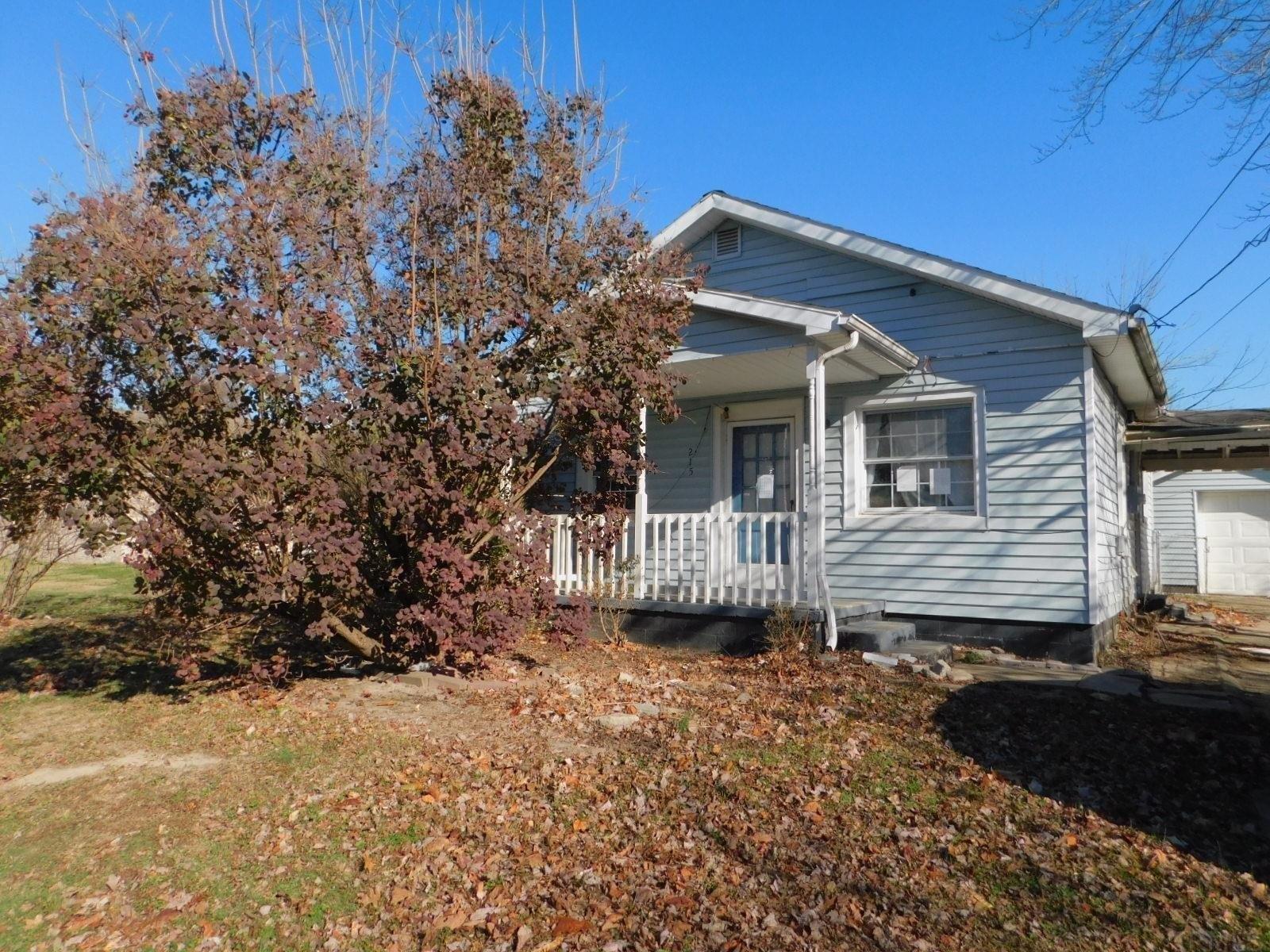 S Crowder St, Sullivan, IN 47882