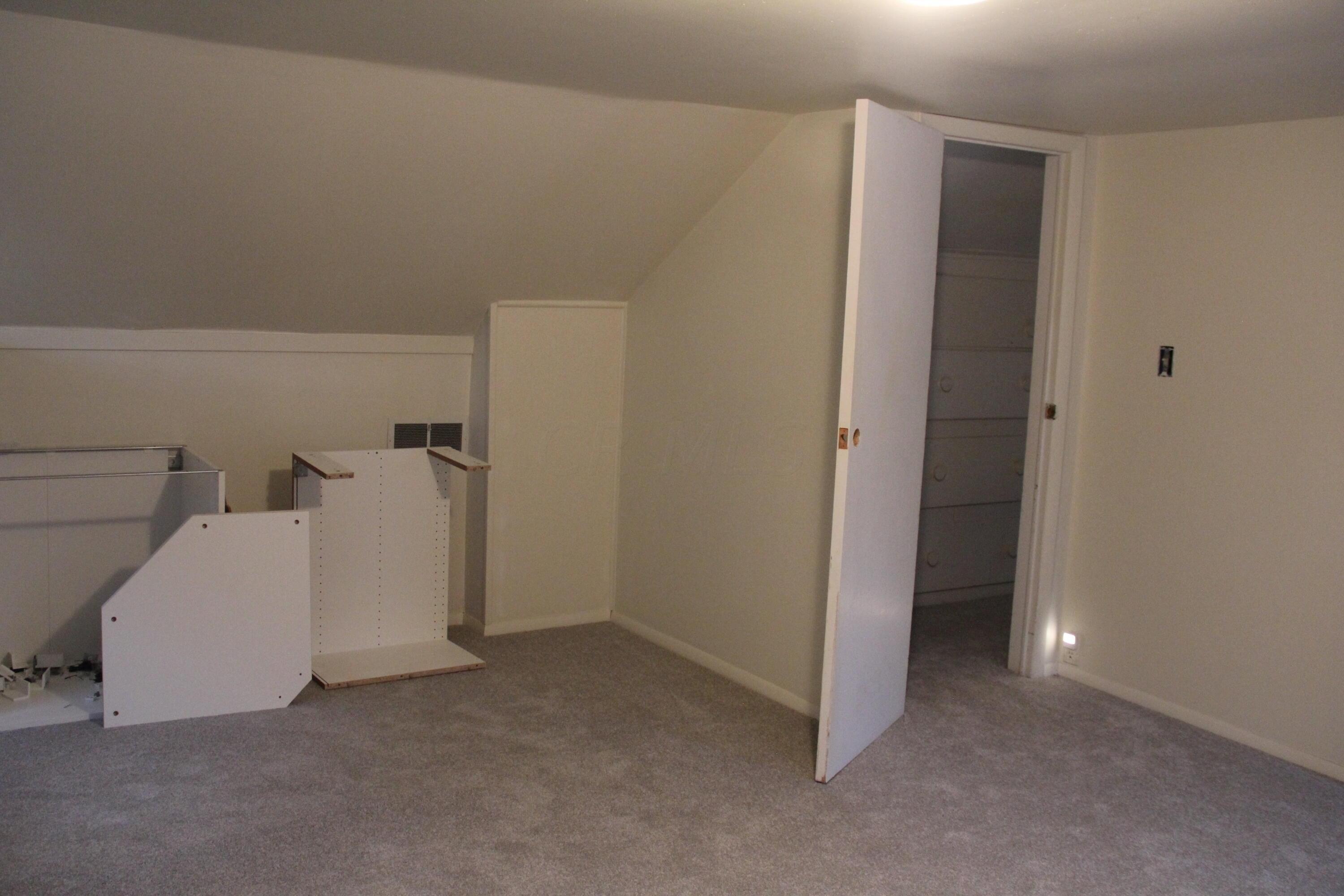 Robinwood Ave, Columbus, OH 43213