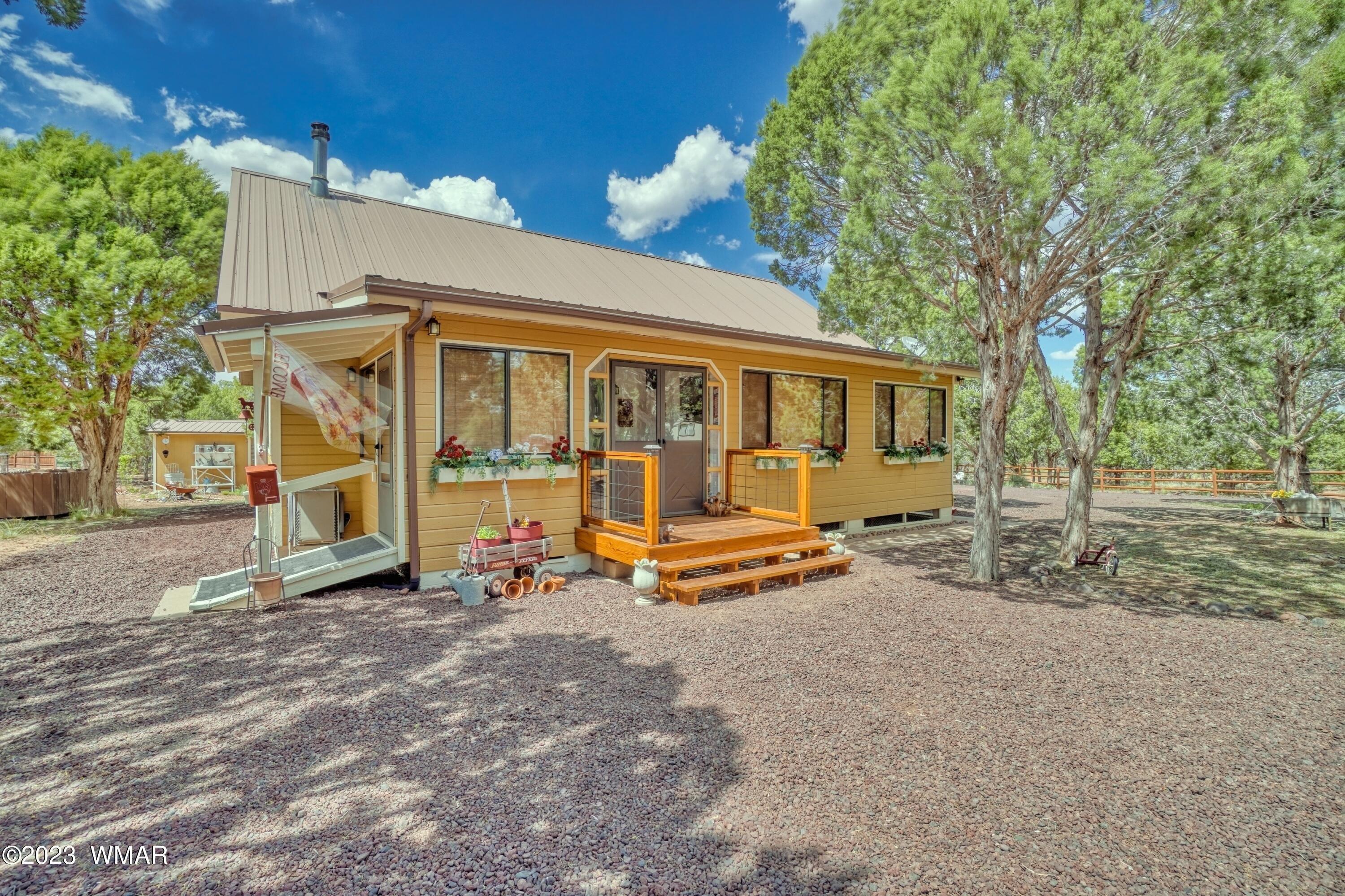 Lucky Ln, Show Low, AZ 85901