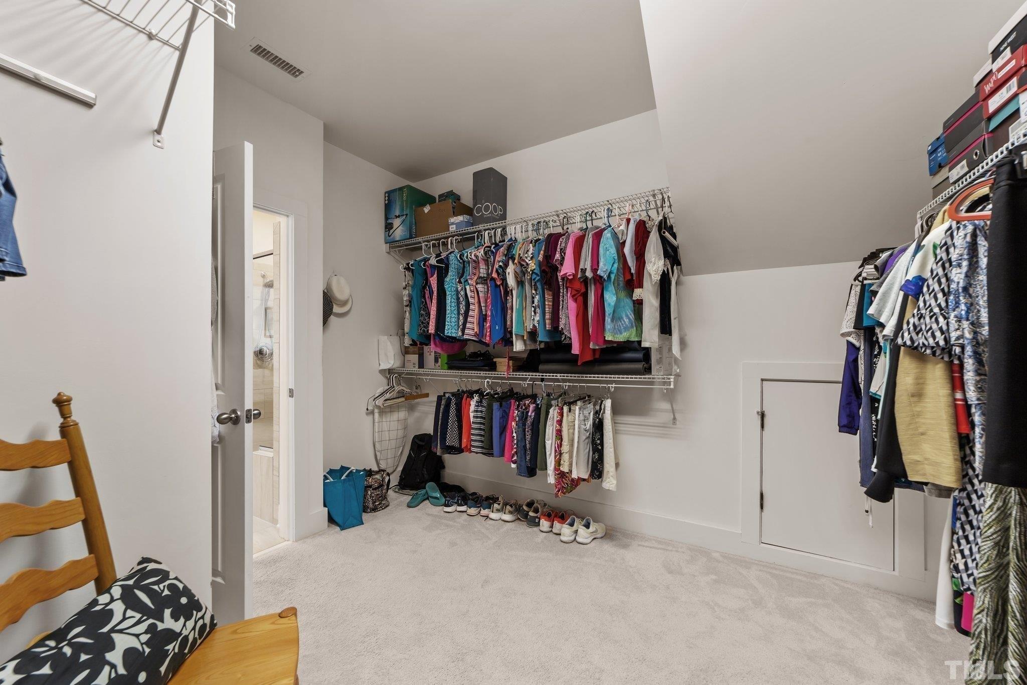 Aronia Dr, Hillsborough, NC 27278