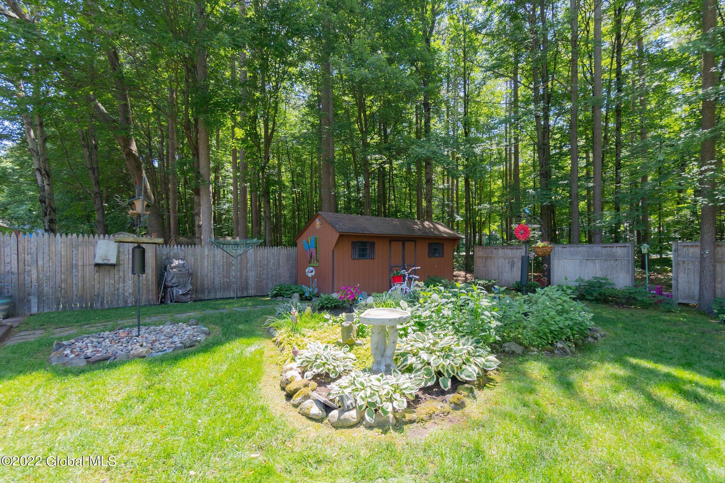 Arrow Wood Pl, Ballston Spa, NY 12020