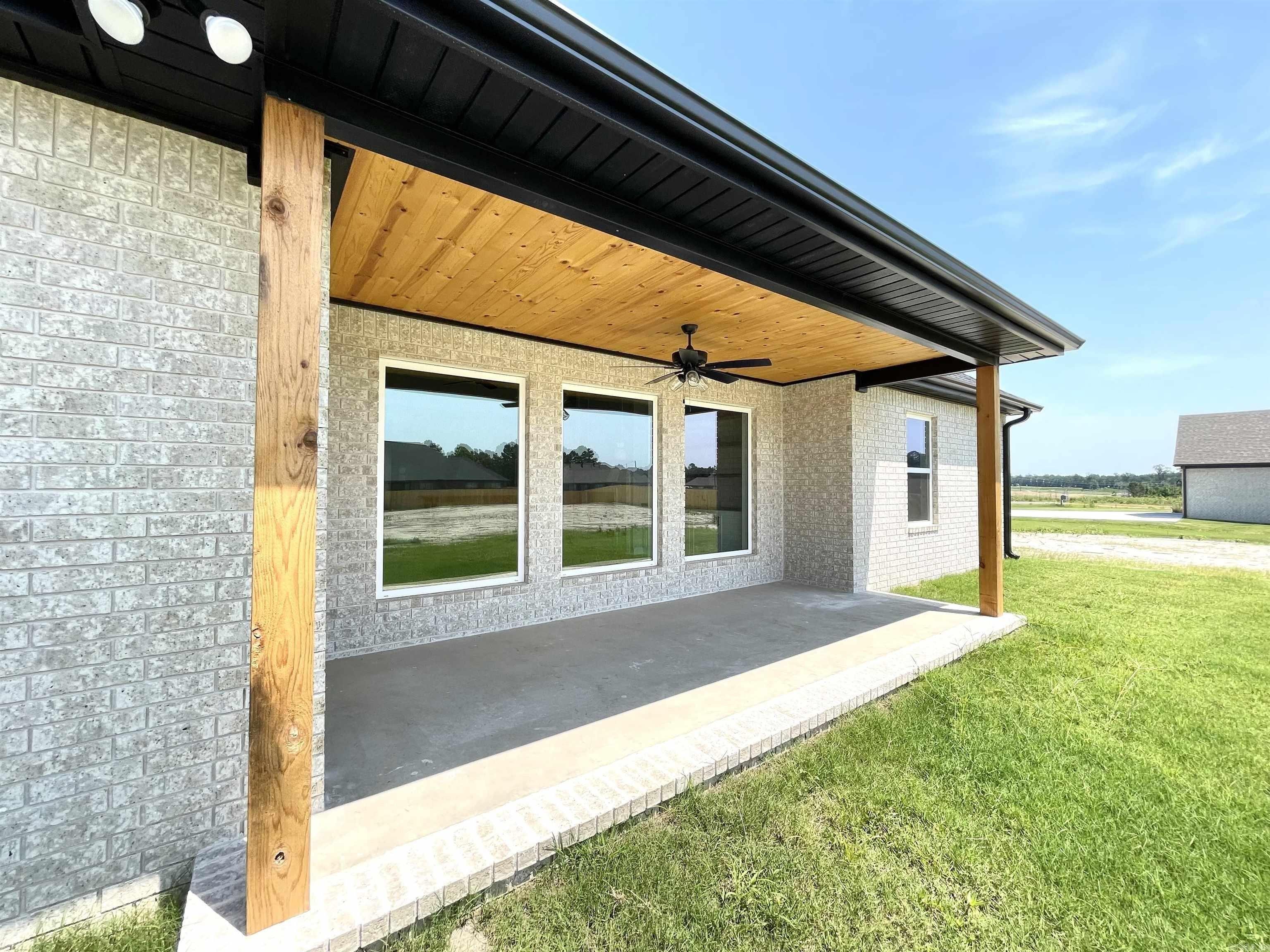 Kaysen Ln, Hensley, AR 72065
