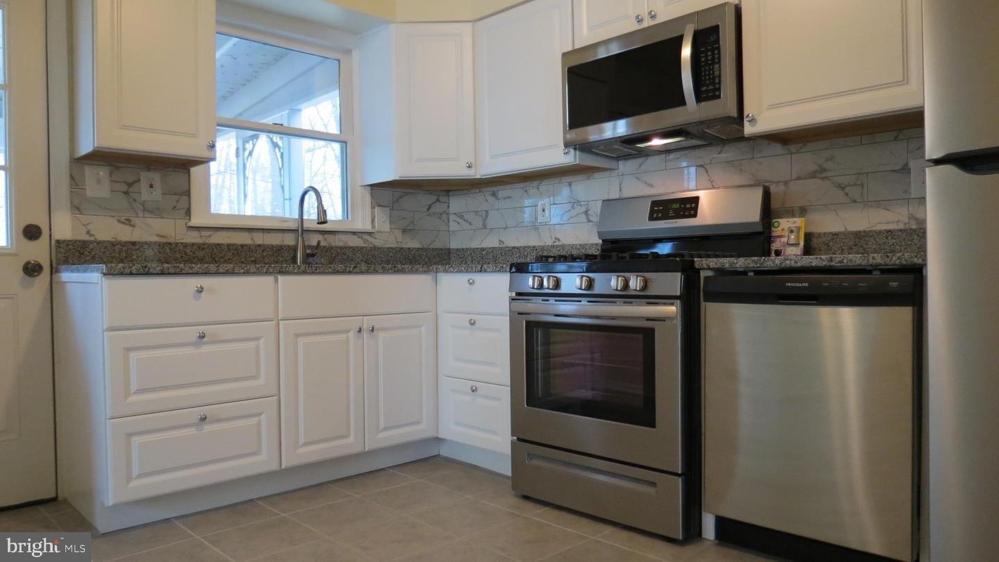 Locust Ave, Lanham, MD 20706