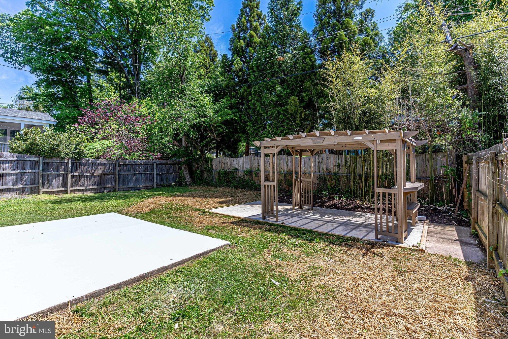 Brook Dr, Falls Church, VA 22042