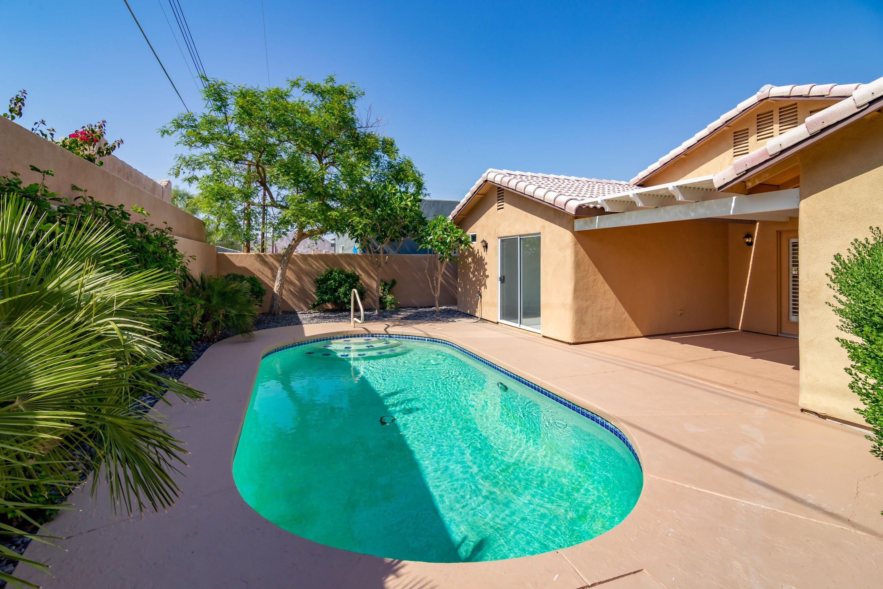 Avenida Alvarado, La Quinta, CA 92253
