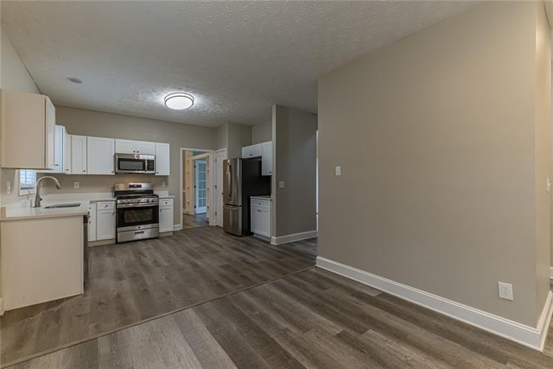 Cascade Ive Dr, Buford, GA 30519