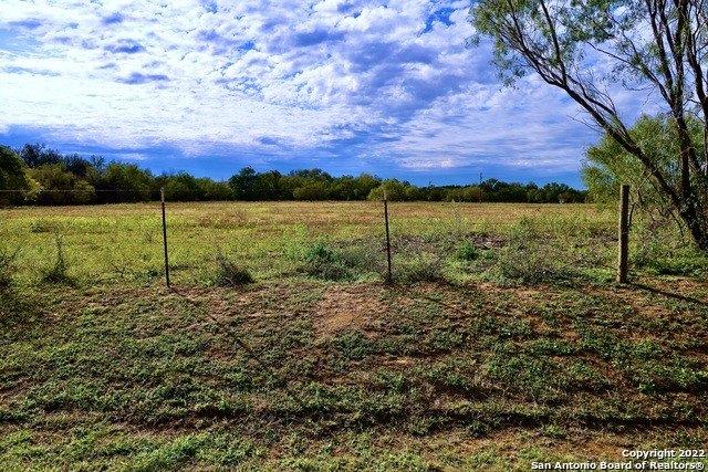 Crooked Crk, Pleasanton, TX 78064