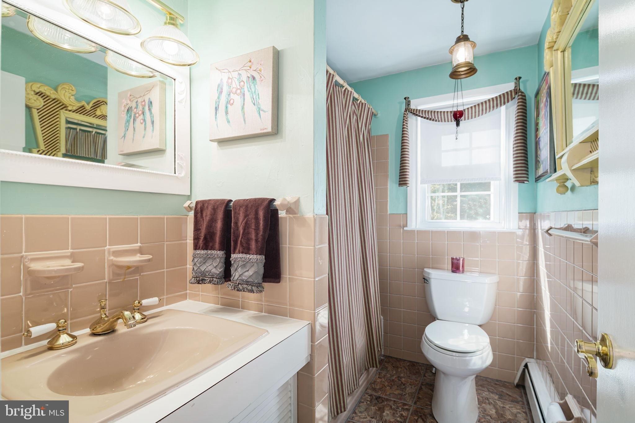 Woodland Dr, Yardley, PA 19067