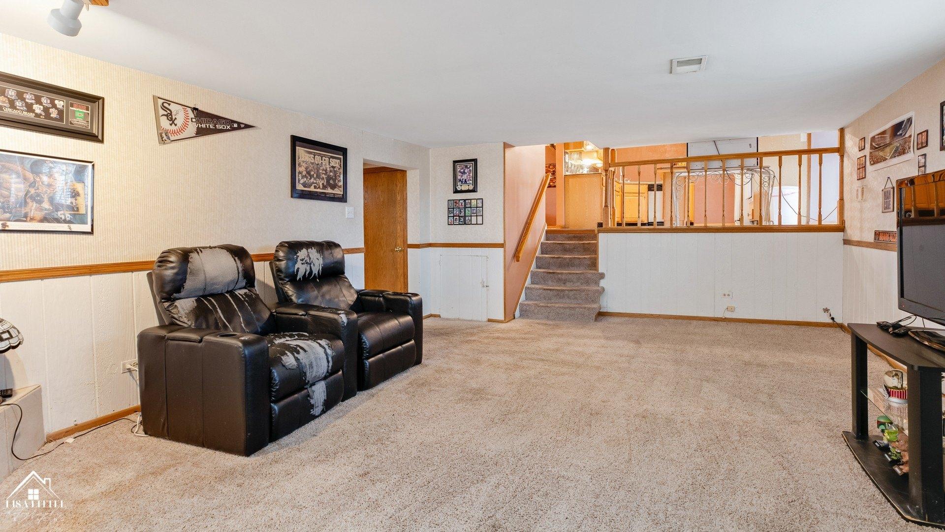 157th St, Oak Forest, IL 60452