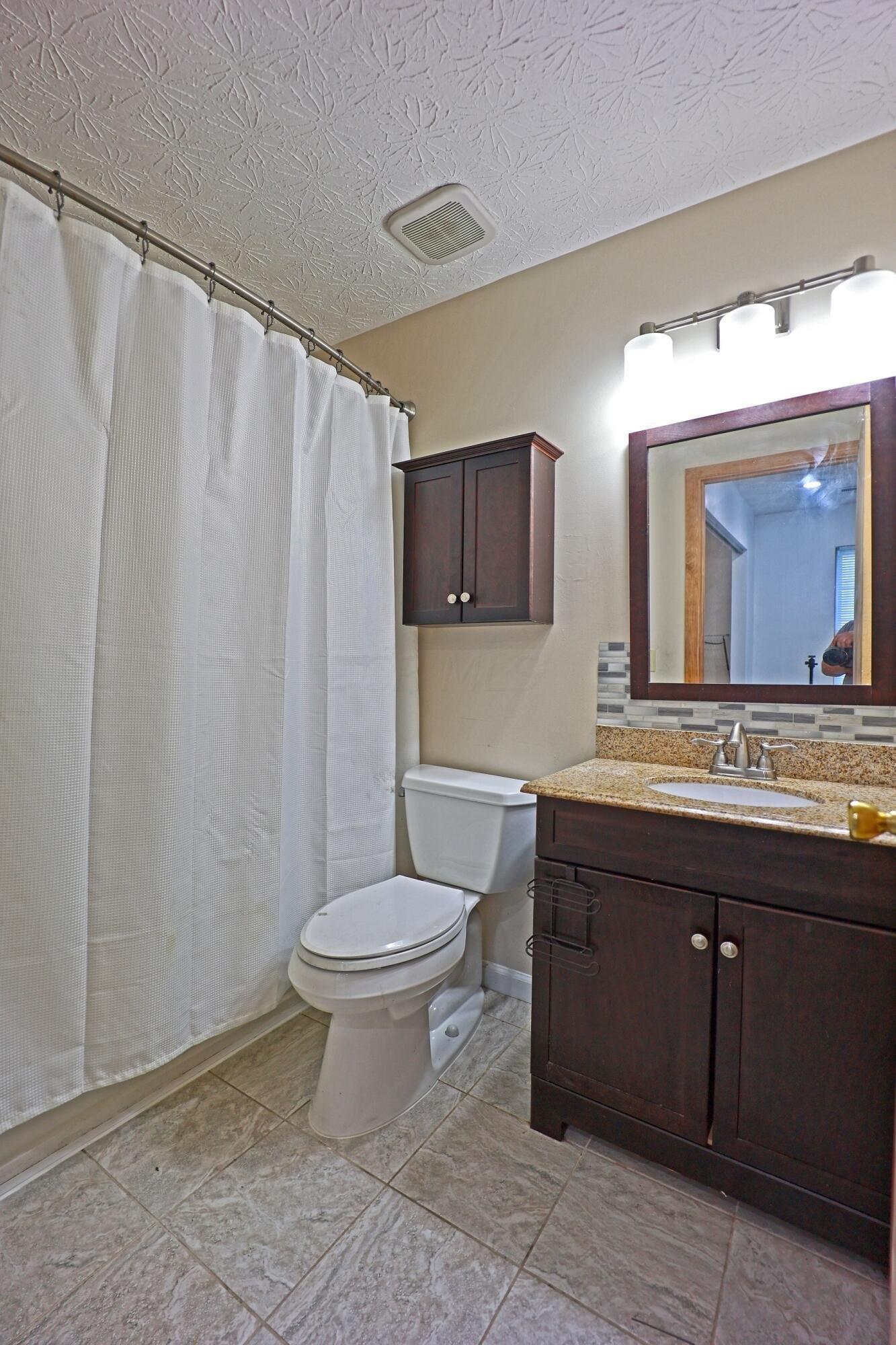 Crevis Ln, Columbus, OH 43228