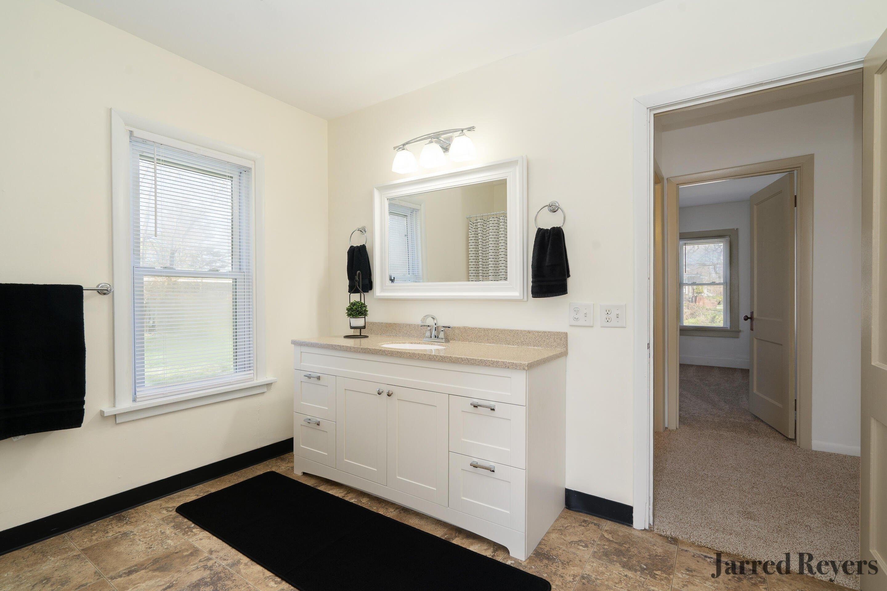 Center St, Coopersville, MI 49404