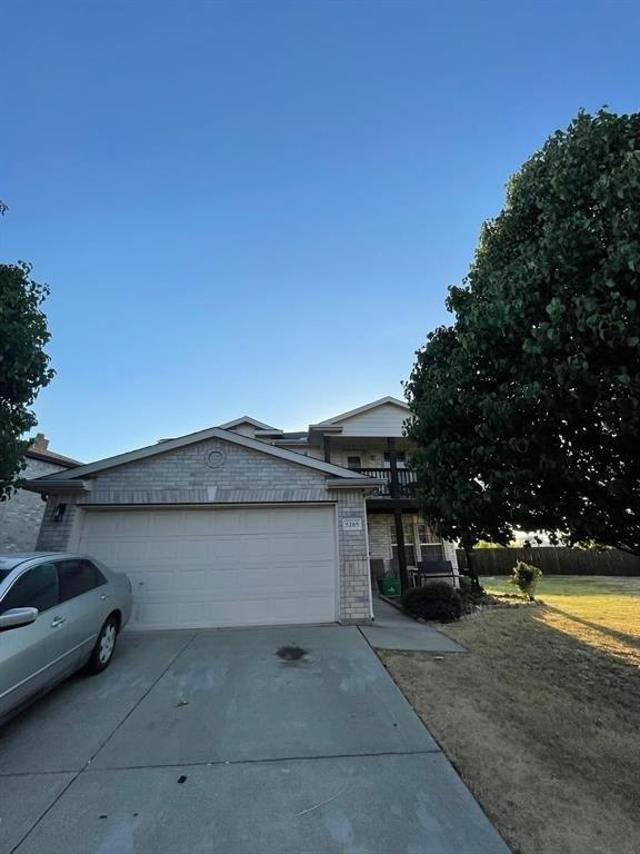 Placid Dr, Haltom City, TX 76117