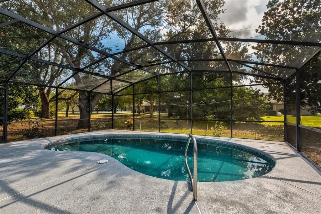 Doral Dr, Grand Island, FL 32735