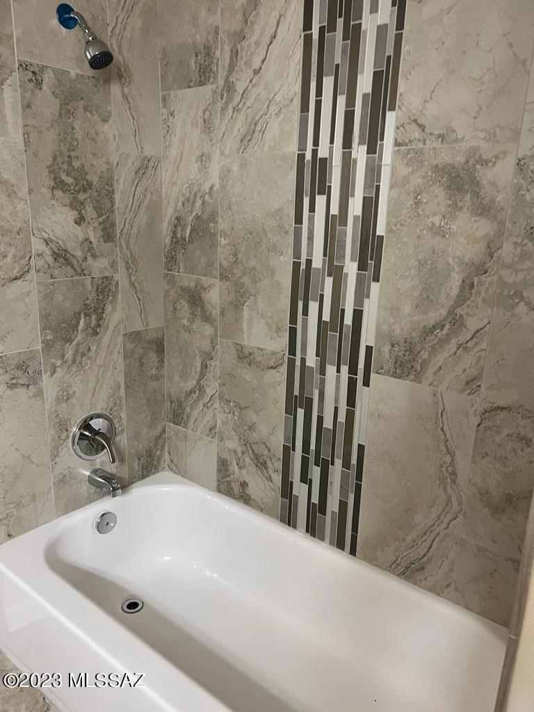 N Avenida Cascada, Tucson, AZ 85715