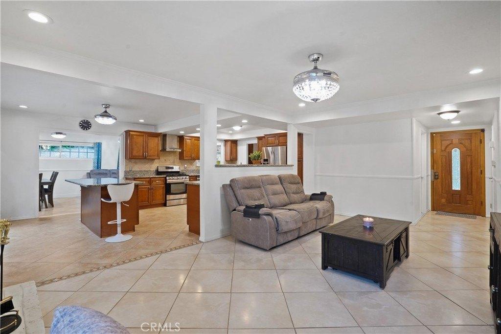 Ledeen Dr, Sylmar, CA 91342