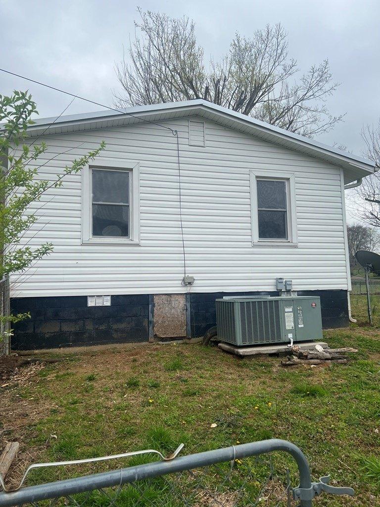 E Spring St, Whitwell, TN 37397