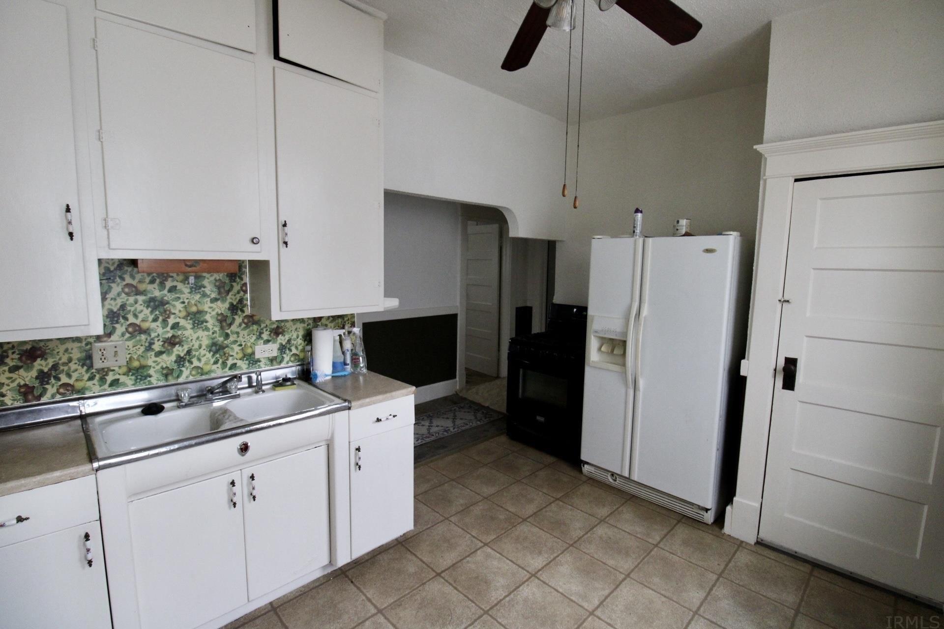 Reis Ave, Evansville, IN 47711
