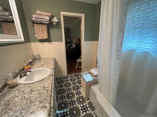 S Walnut Ave, Hartshorne, OK 74547