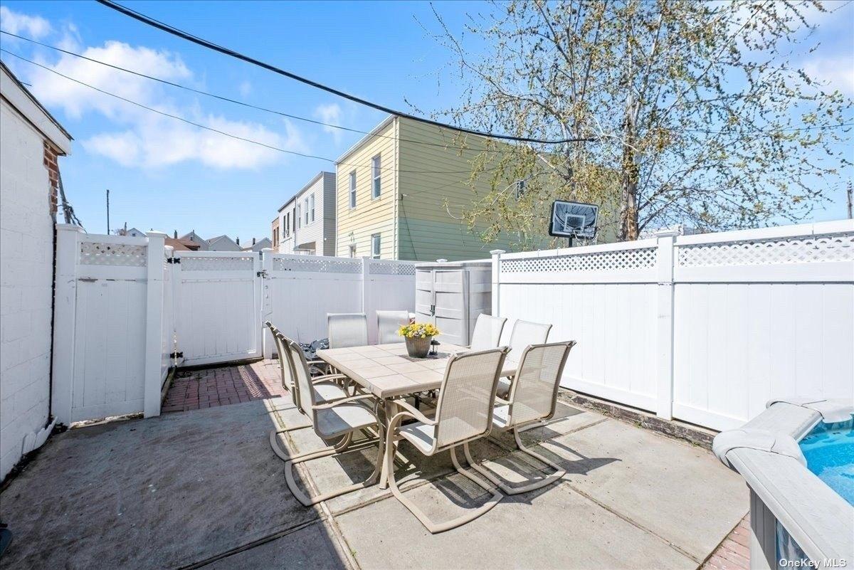 79th St, Middle Village, NY 11379