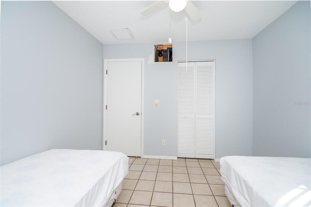 Thistle Ct E, Palm Harbor, FL 34684