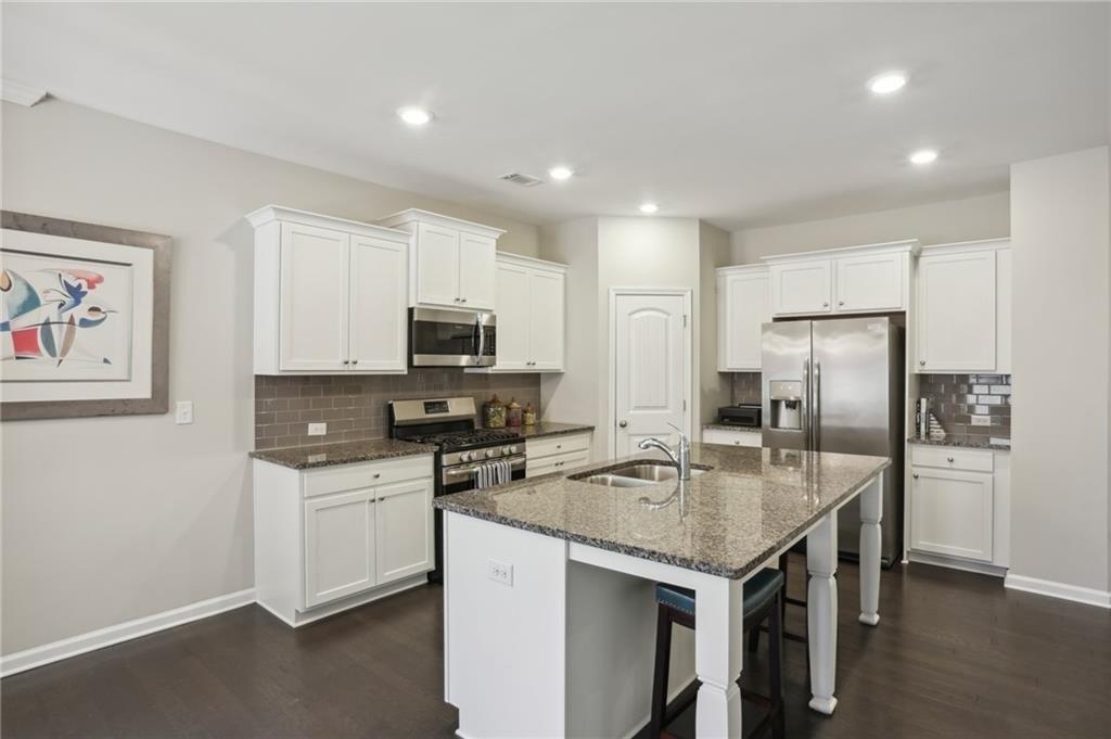 Lanier Park Dr, Buford, GA 30518