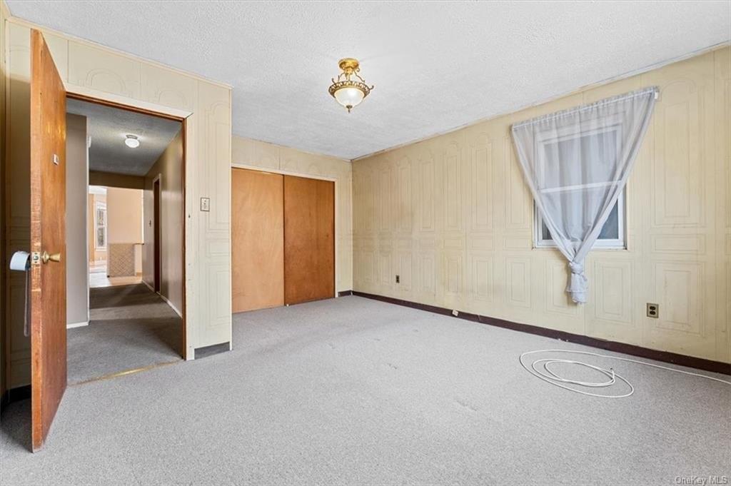 E 221st St, Bronx, NY 10467