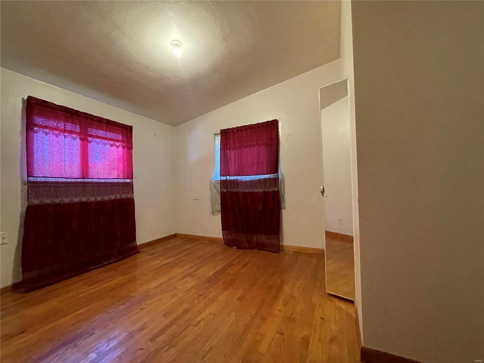 Saint Henry Ln, Saint Louis, MO 63121