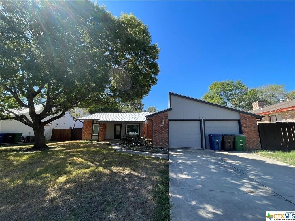Larkabbey St, San Antonio, TX 78233