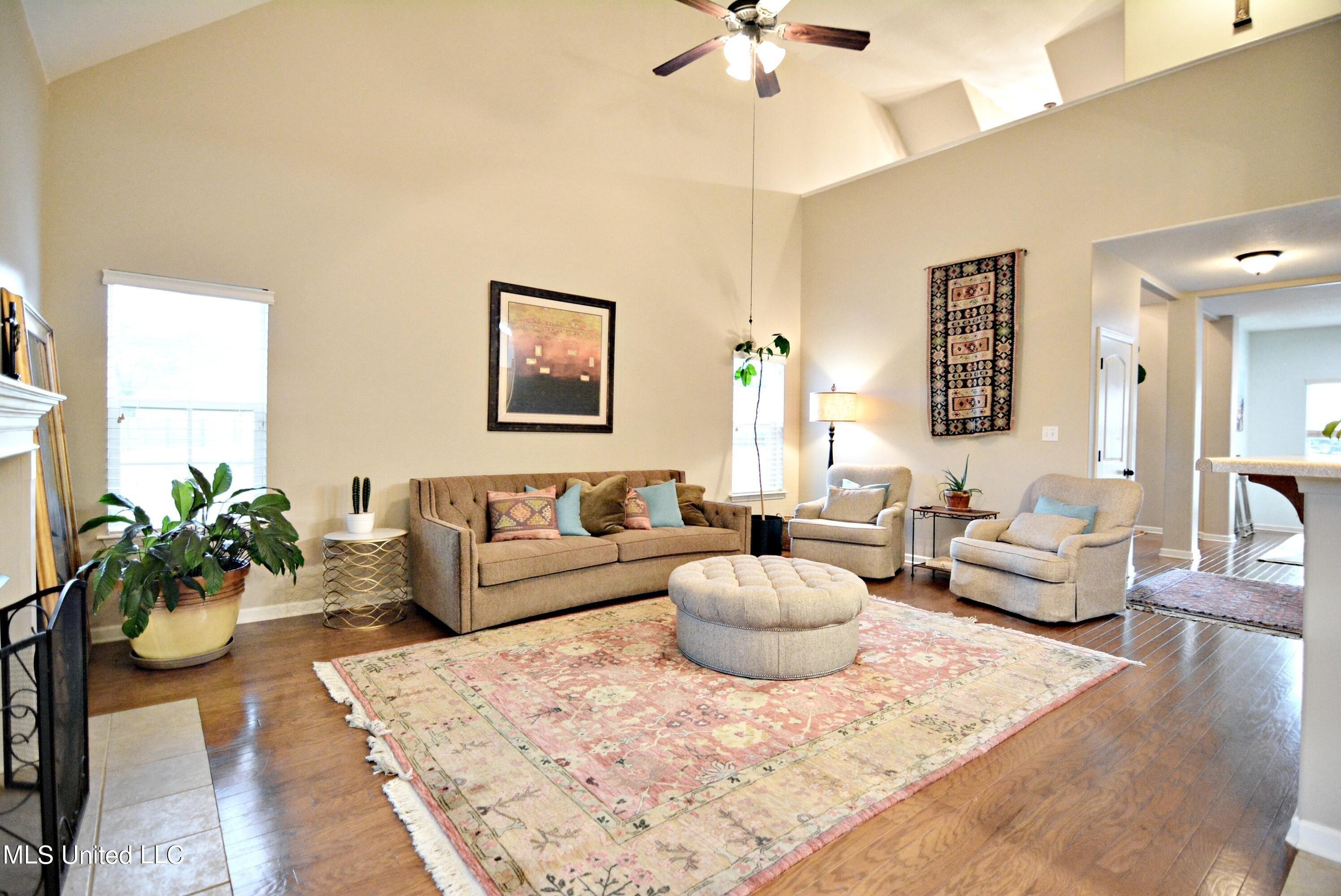 Bakersfield Dr N, Nesbit, MS 38651