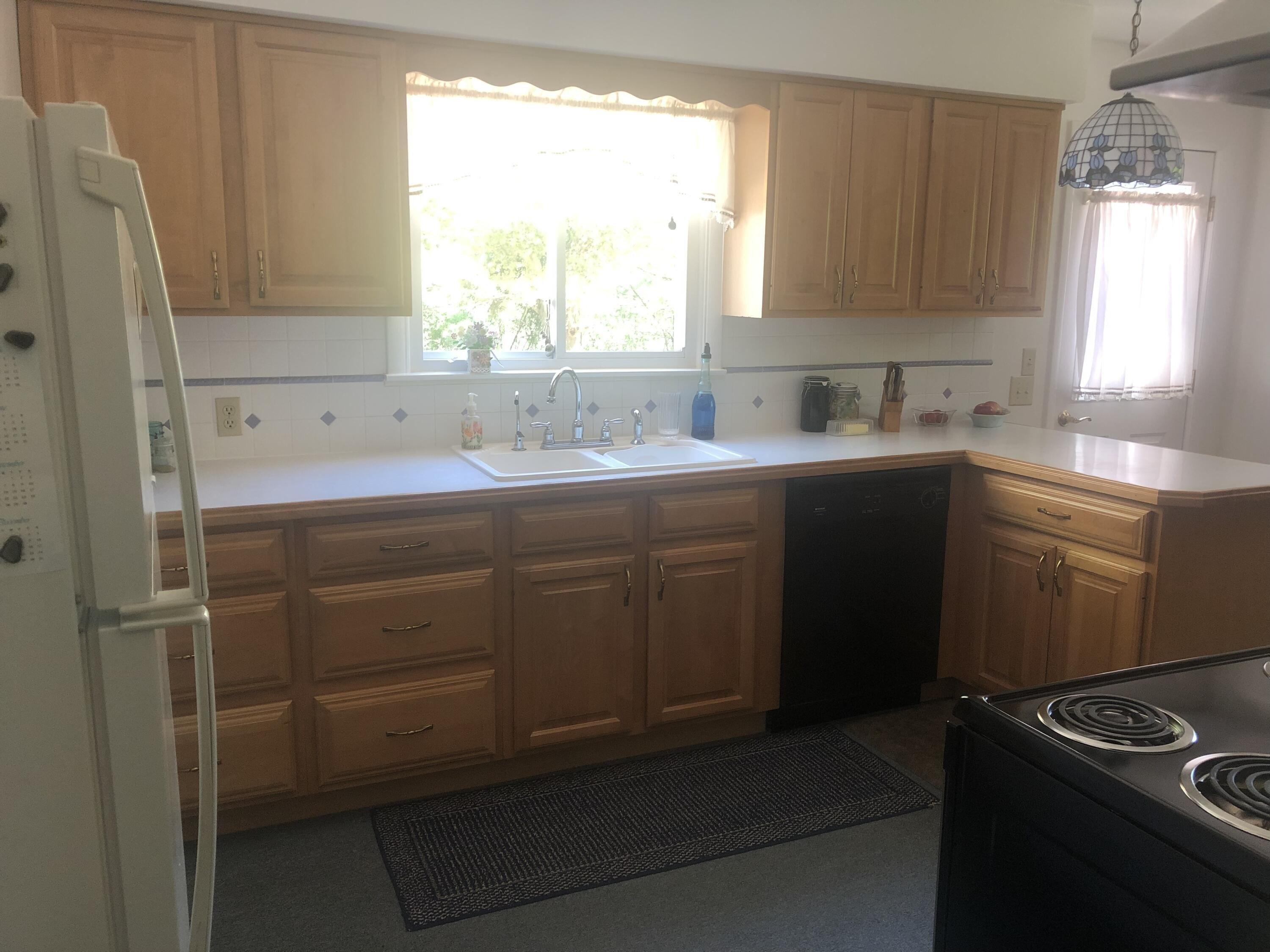 Lorenson Rd, Muskegon, MI 49445
