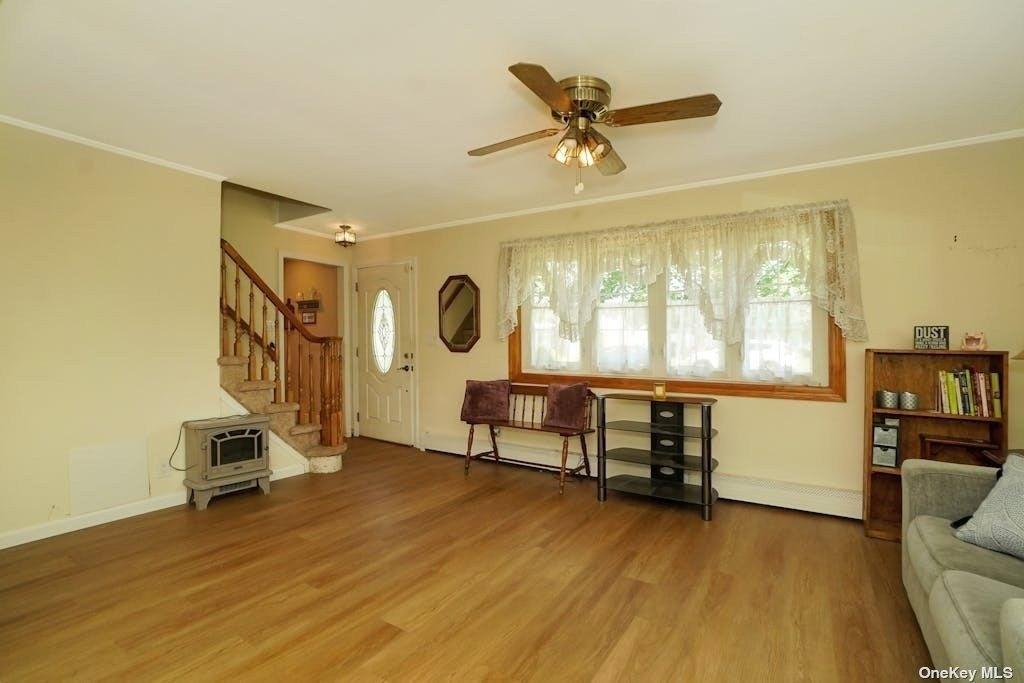 Maple St, Massapequa, NY 11758