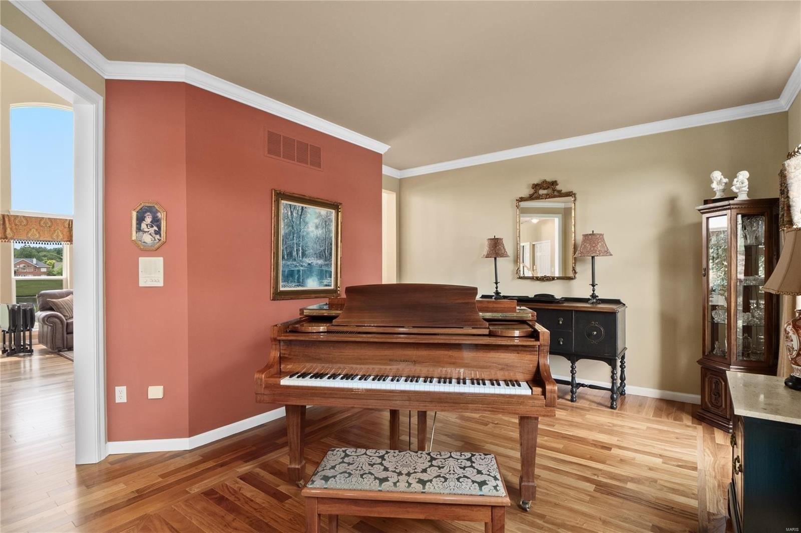 Wolf Lake Ct, Fairview Heights, IL 62208