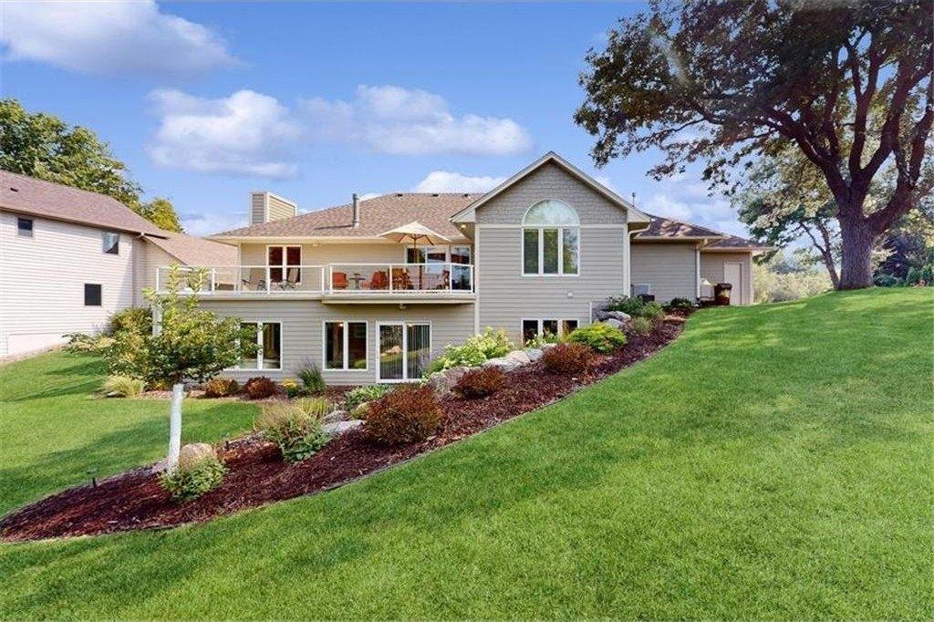 Great Oaks Dr, Burnsville, MN 55337
