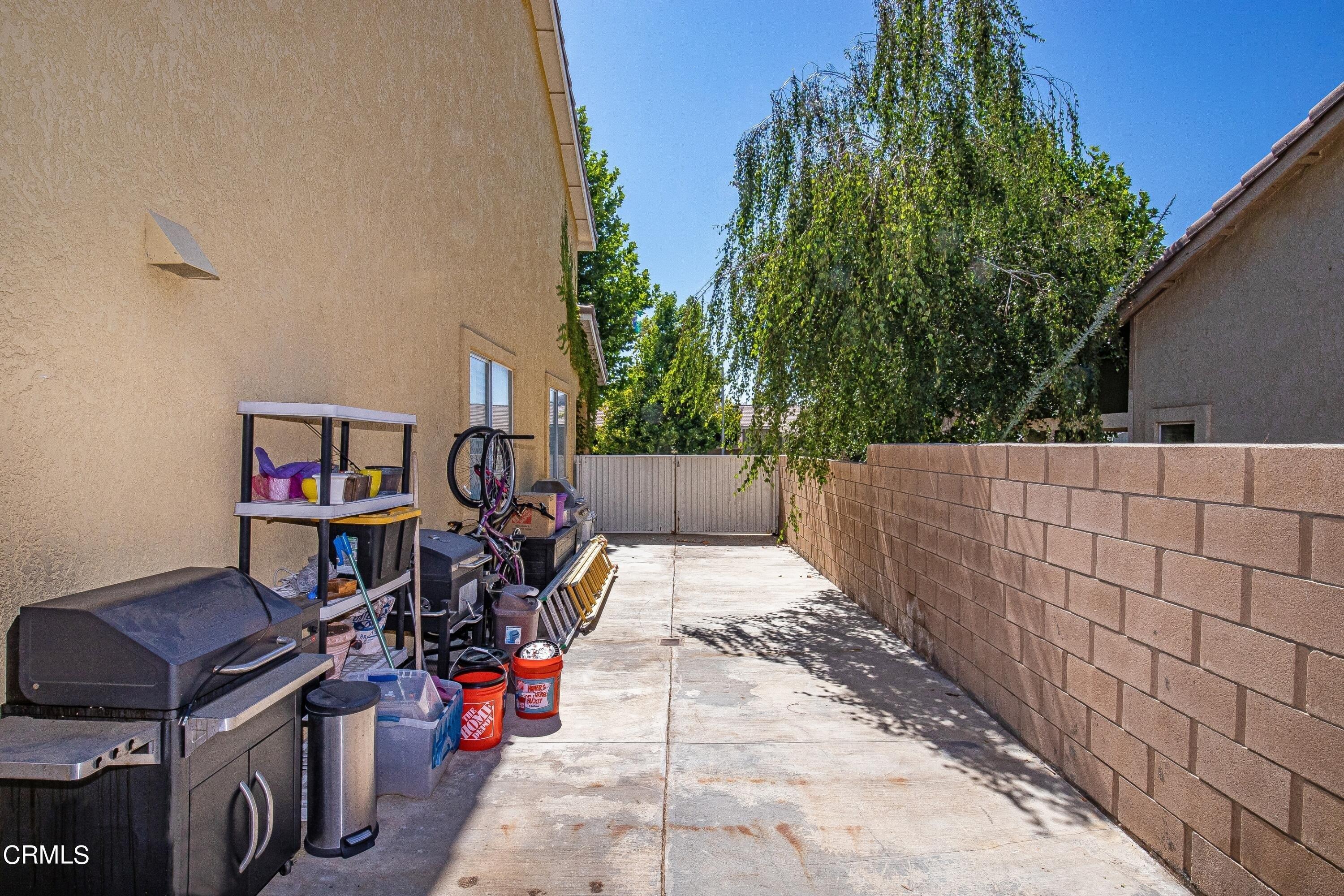 La Quinta Ct, Palmdale, CA 93551