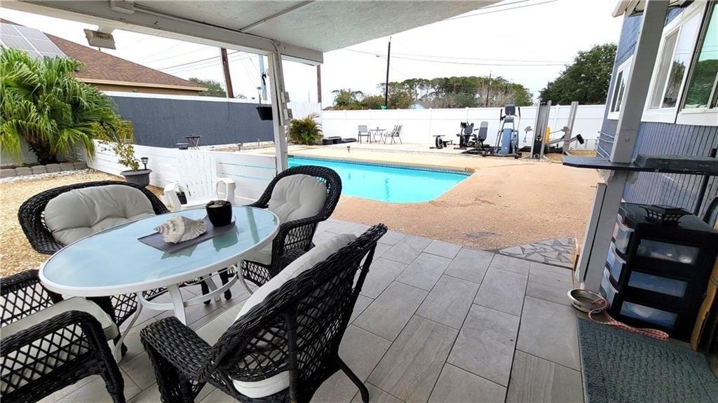 Vialoux Dr, Corpus Christi, TX 78418