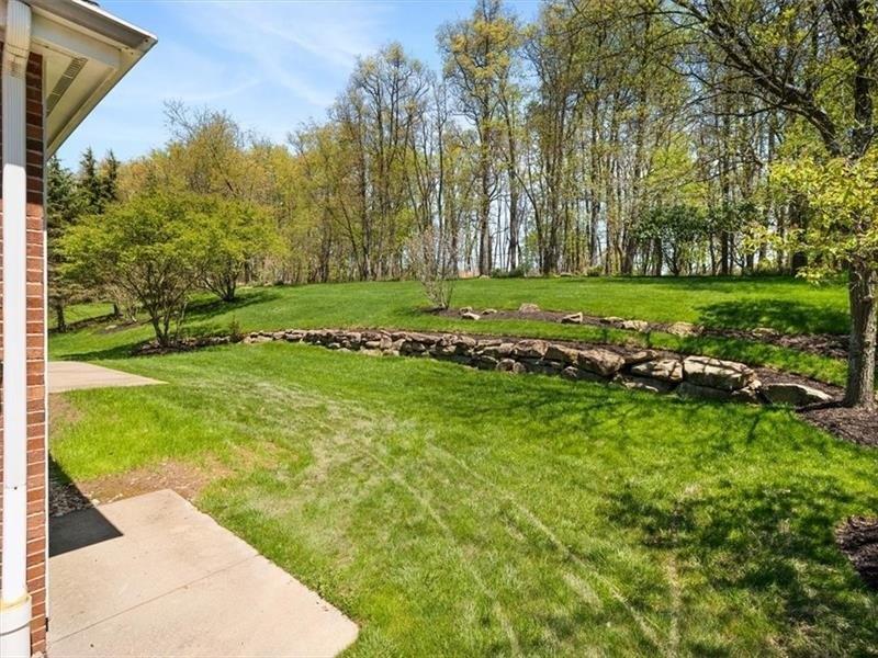 Frey Dr, Wexford, PA 15090